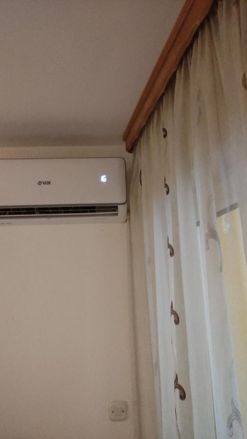 Stan Na Dan Prnjavor, Gajba U Centru Appartement Buitenkant foto