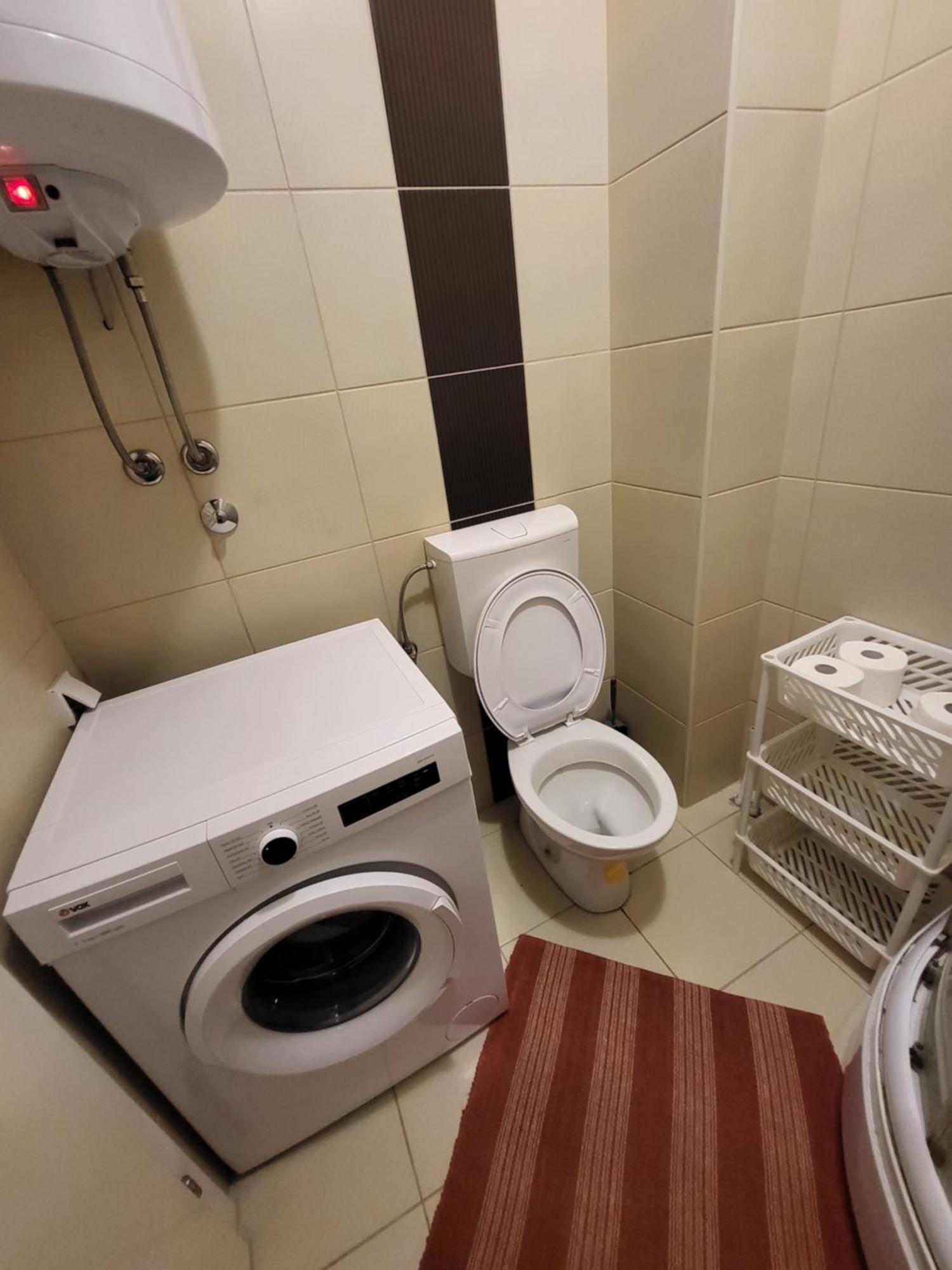 Stan Na Dan Prnjavor, Gajba U Centru Appartement Buitenkant foto