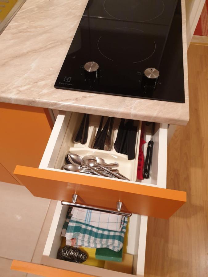 Stan Na Dan Prnjavor, Gajba U Centru Appartement Buitenkant foto